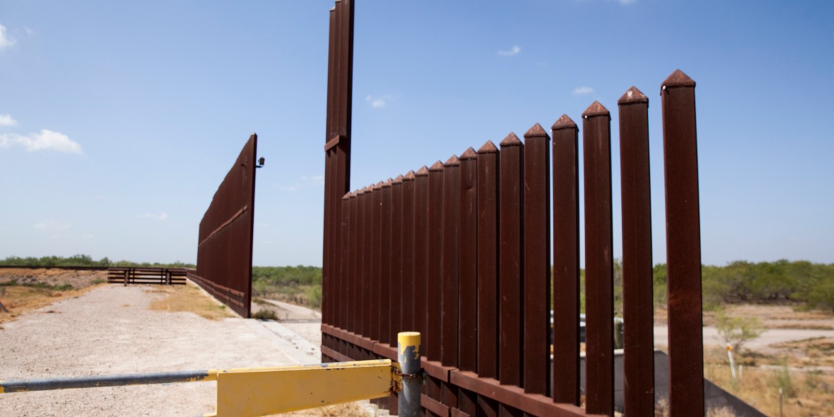 U.S. awards $275 million border wall contract to begin in 2021 | Fortune