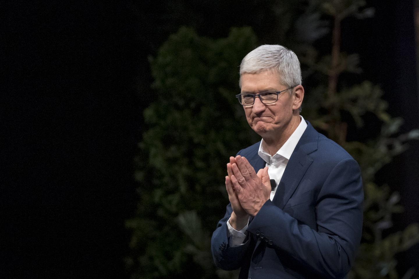 Does Apple’s stock buyback strategy make sense in this market?