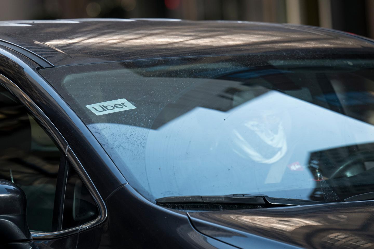 California to sue Uber and Lyft for classifying drivers as contractors