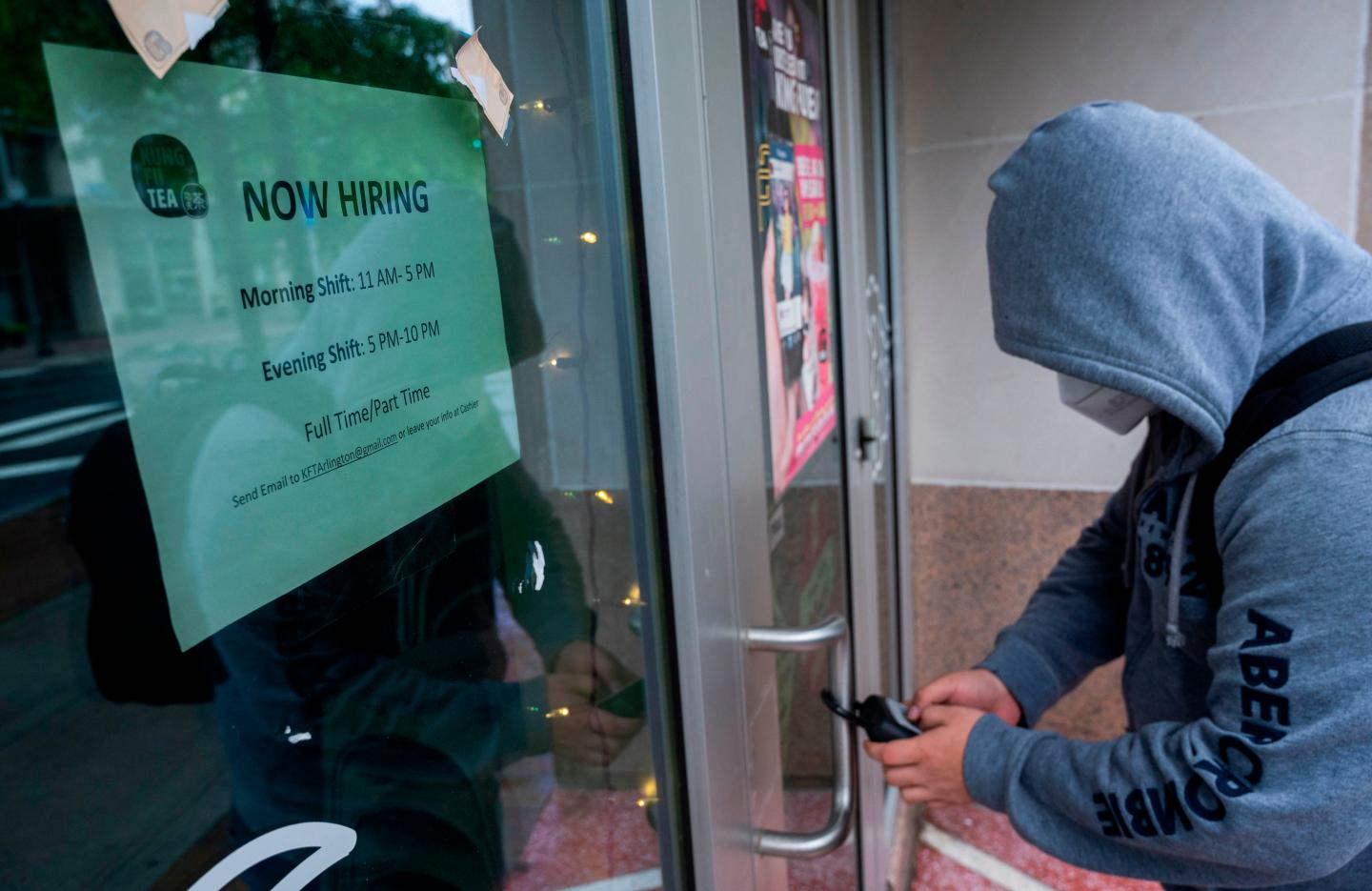 17% of unemployed workers aren’t looking for work—and that’s warping the official unemployment rate