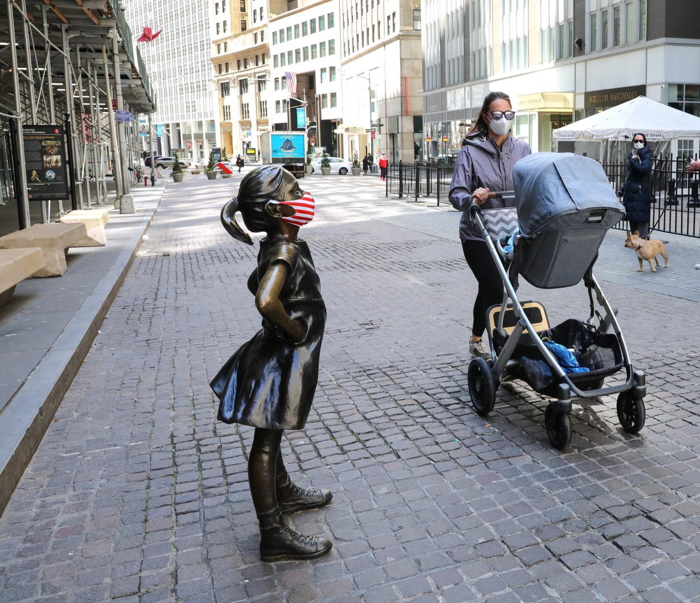 woman in a mask in new york city