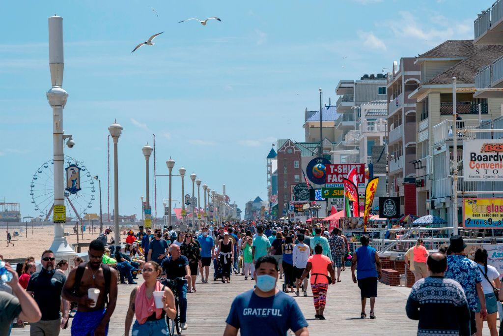 US-HEALTH-VIRUS-MARYLAND-BEACH
