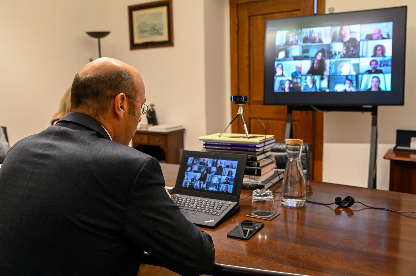 Portuguese government meeting via Zoom