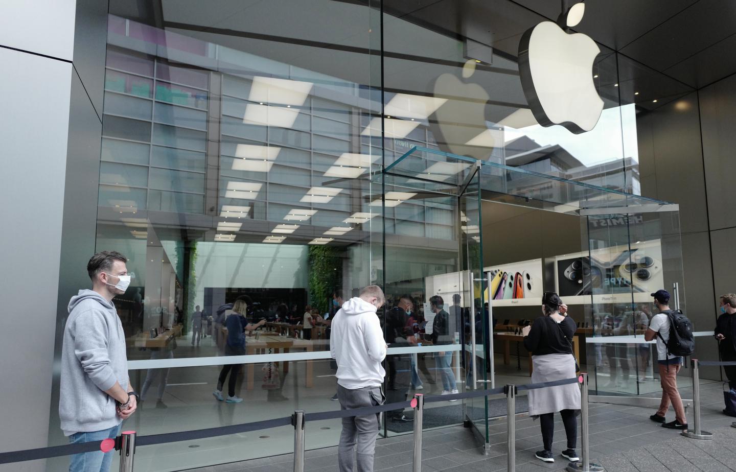Apple to start reopening some U.S. stores next week