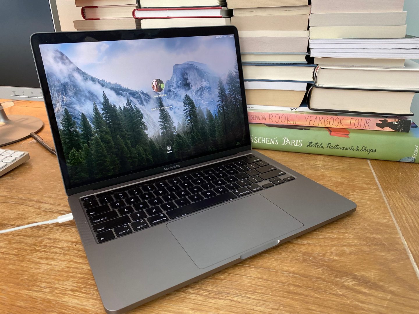 2020 Apple macBook Pro 13-inch