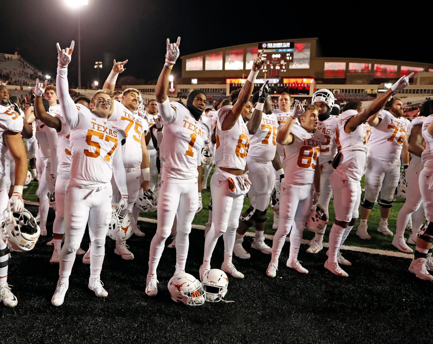 NCAA encourages day off from college sports on election day