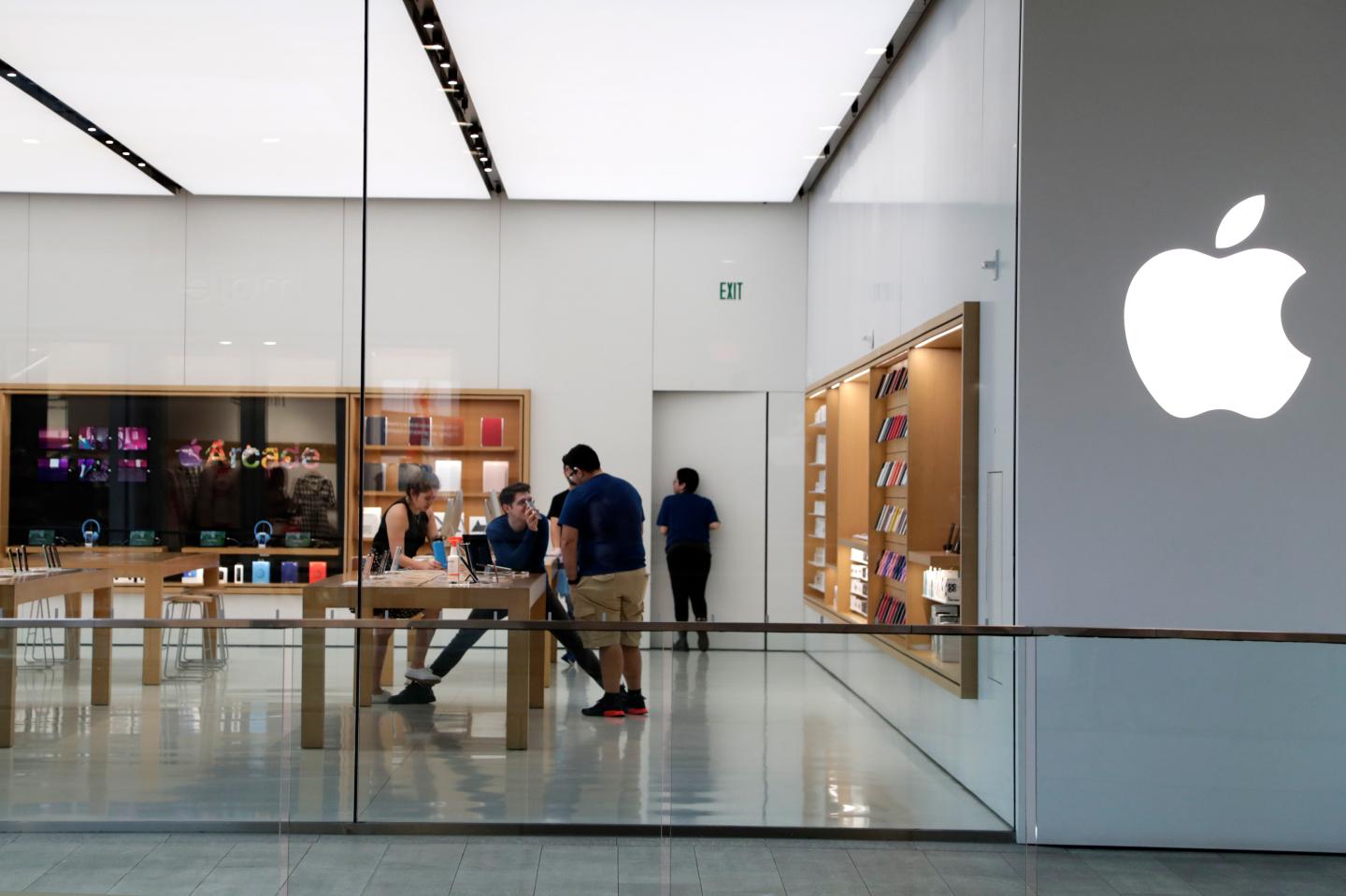Apple closes reopened stores in four states with surging coronavirus cases