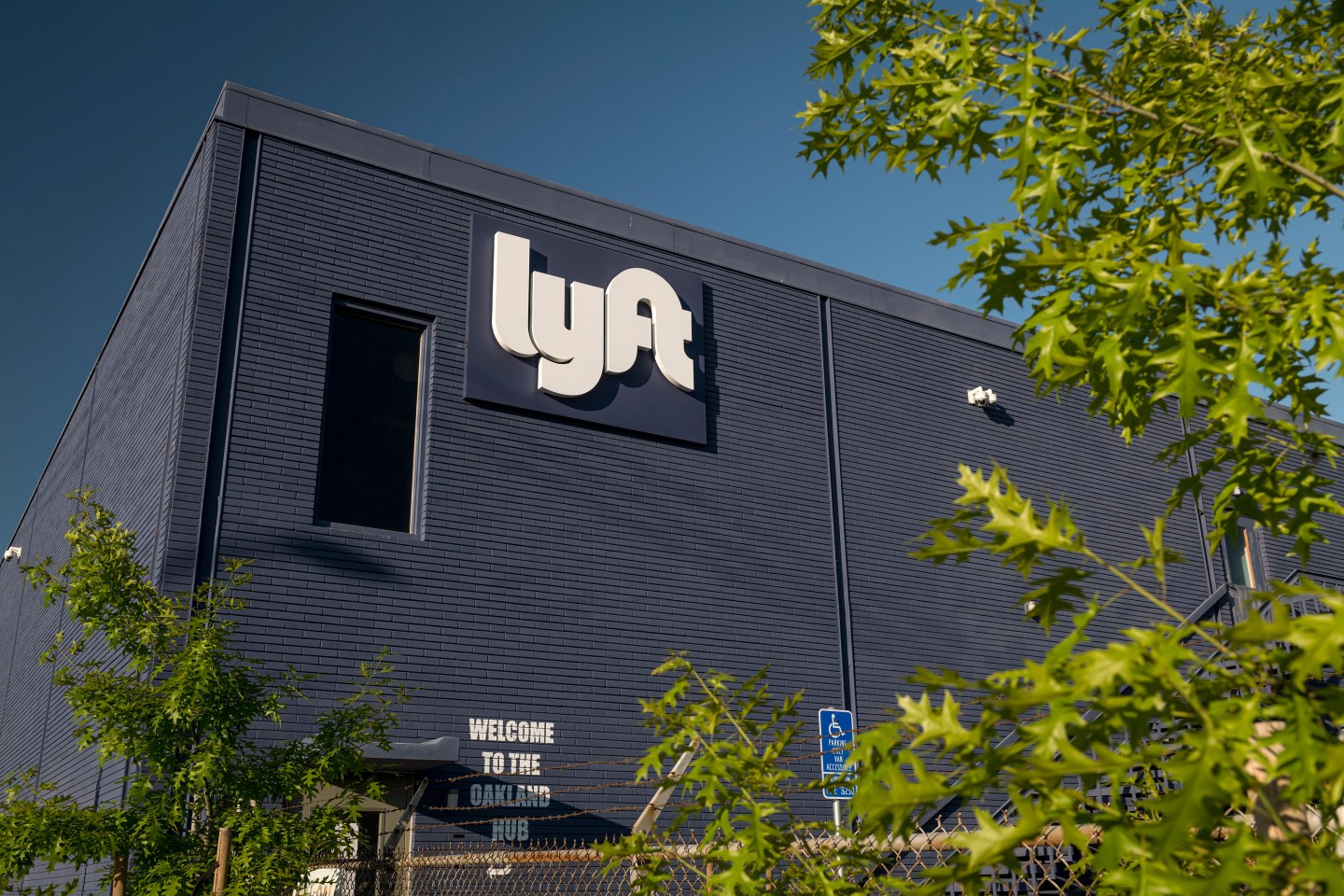 Lyft says all rides will be in electric cars by the end of 2030