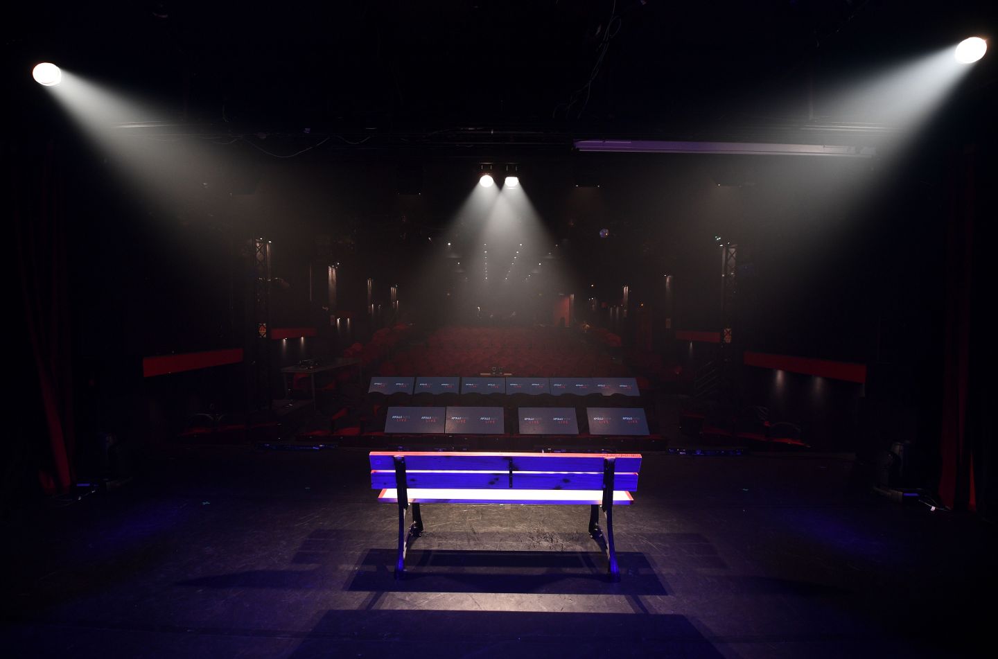 Live streaming theater