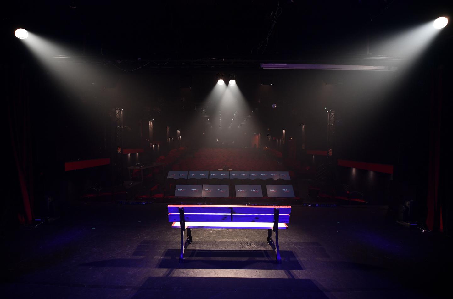 Live streaming theater