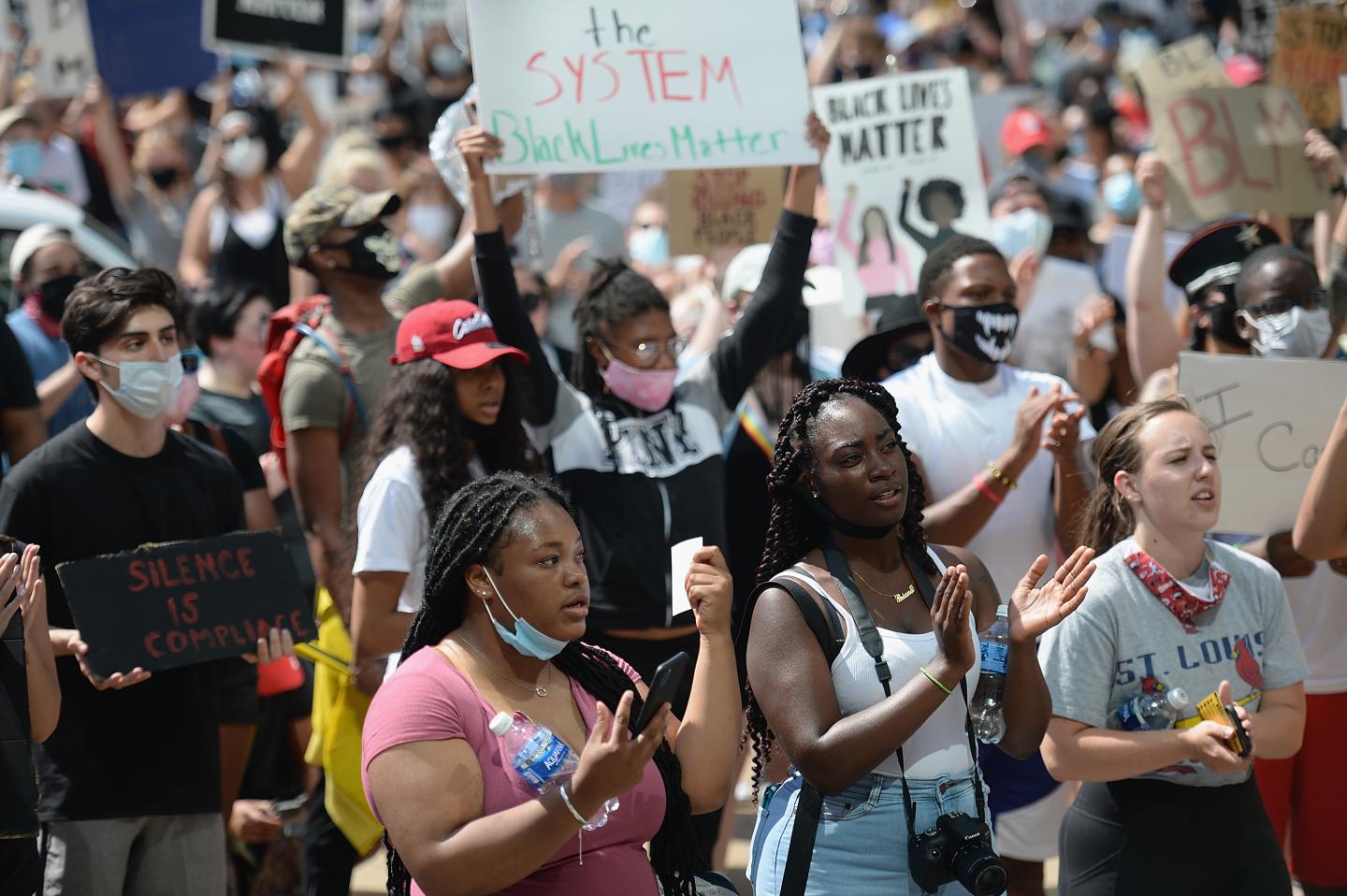 Police scanner apps surge as protests grip America