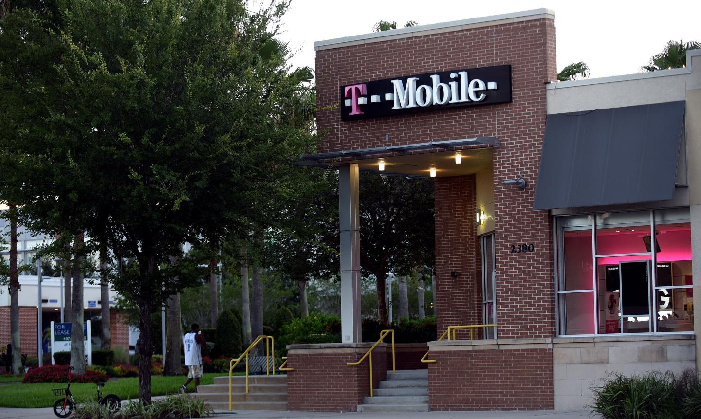 T-Mobile tries to back out of promise to create 1,000 California jobs