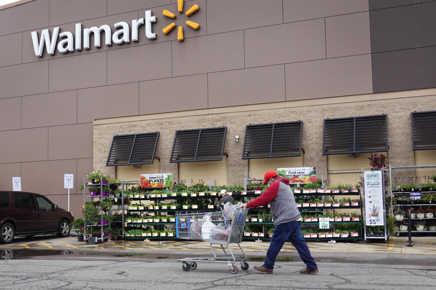 U.S. retail sales surge in May but remain well below normal levels