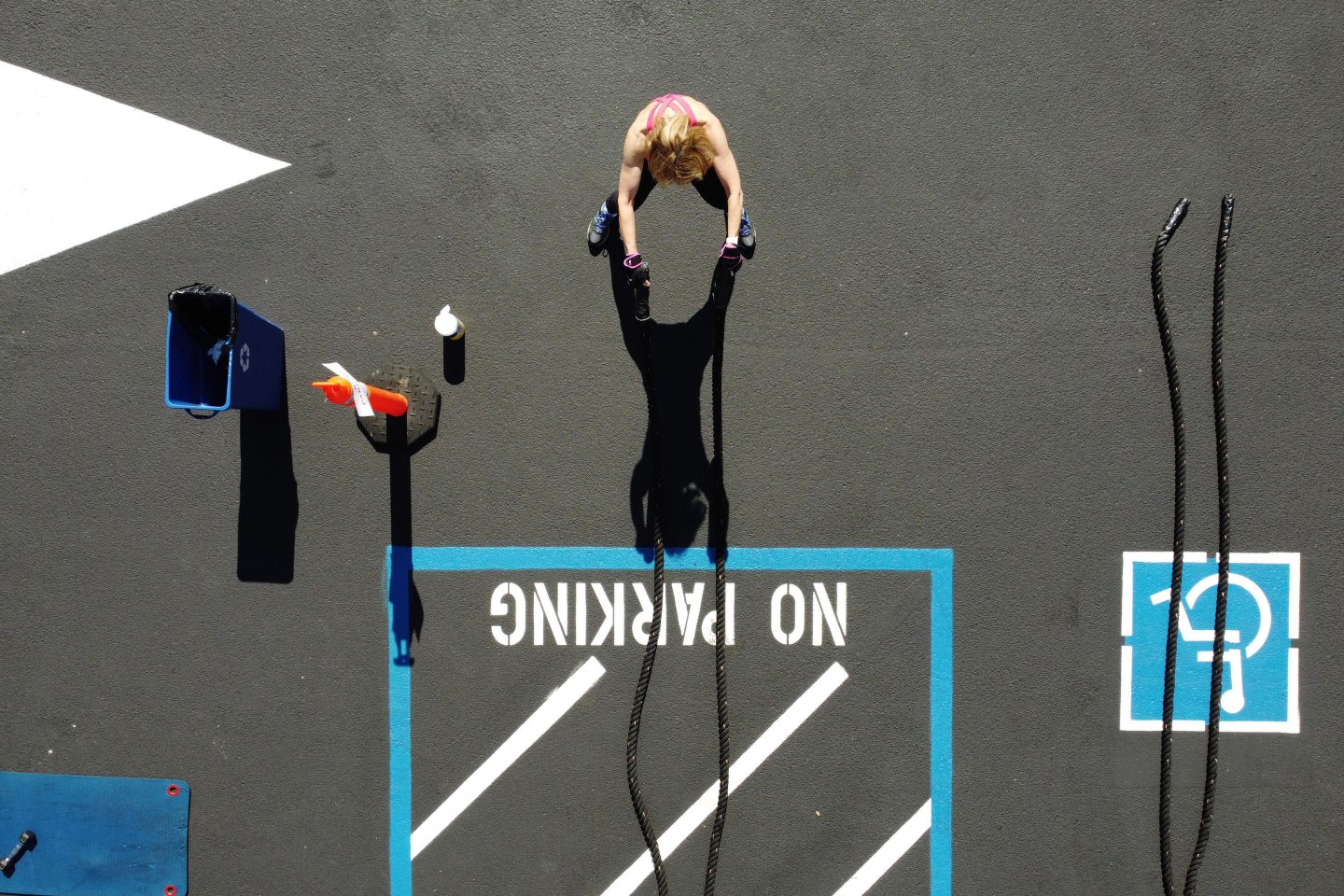Daily Life In San Mateo Amid The Coronavirus Outbreak
SAN MATEO, CALIFORNIA - JUNE 20: People keeping social distancing, exercise outside a gym amid the coronavirus outbreak on June 20, 2020 in San Mateo, California. (Photo by Liu Guanguan/China News Service via Getty Images)