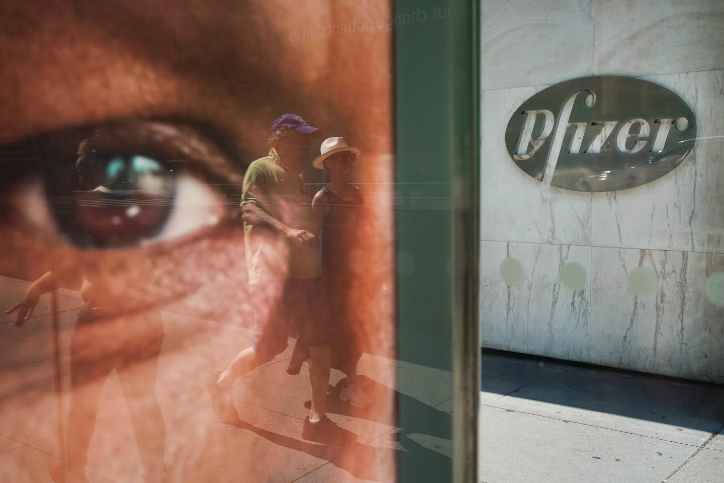U.S. government secures 100 million doses of Pfizer, BioNTech vaccine for $2 billion