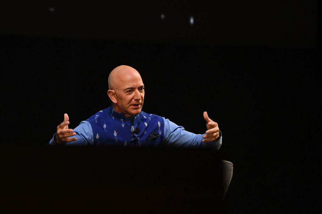 INDIA-E-COMMERCE-AMAZON-BEZOS