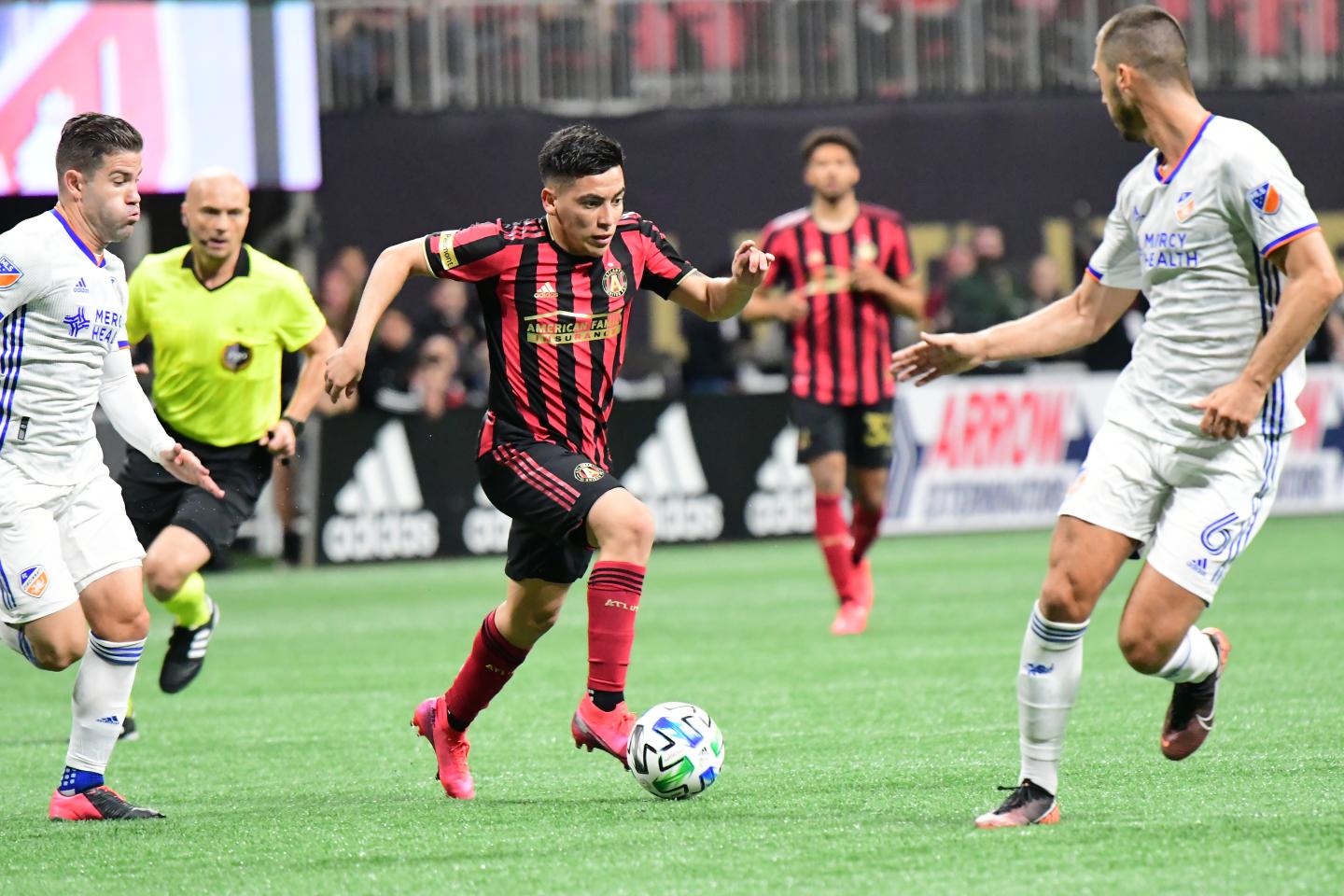 Professional soccer returns to TV without fans, but with microphones in the turf