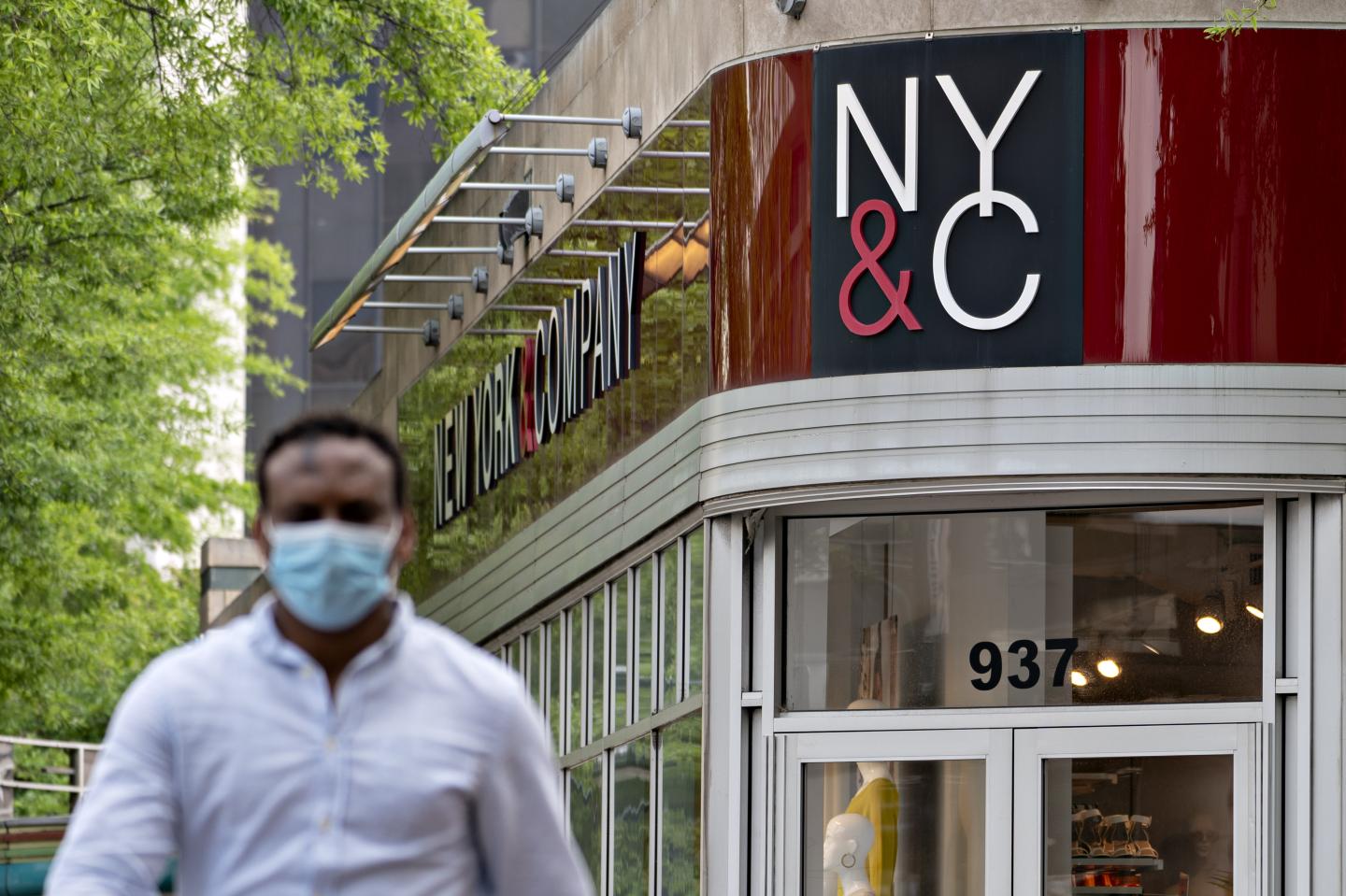New York &amp; Co. Owner files for bankruptcy