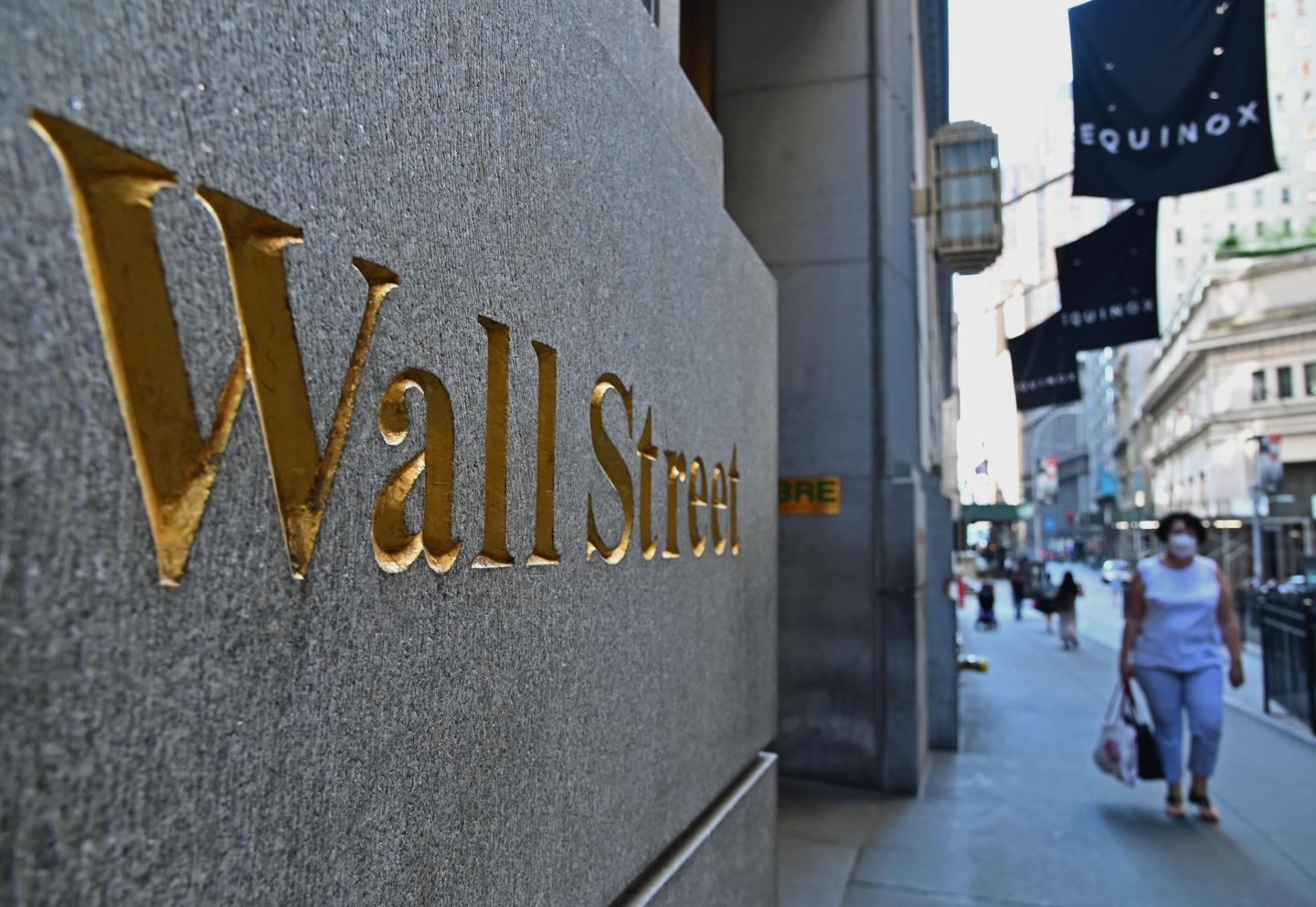 The S&P 500 touches highest level since the economic crisis began, but 2 indicators could point to a pullback