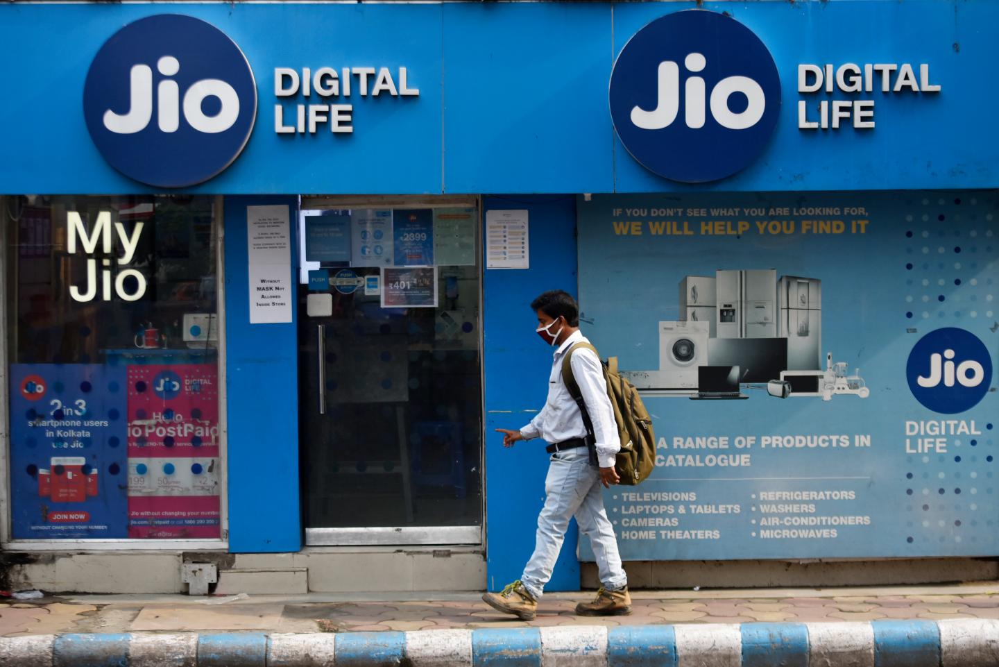 Google invests in India’s red-hot Jio Platforms to build cheap cellphones