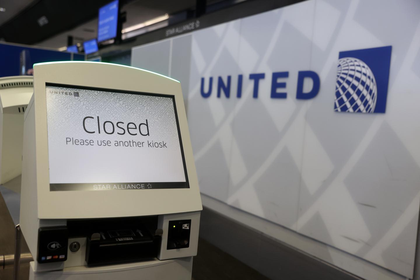United Airlines tells nearly half its staff they could lose their jobs this autumn