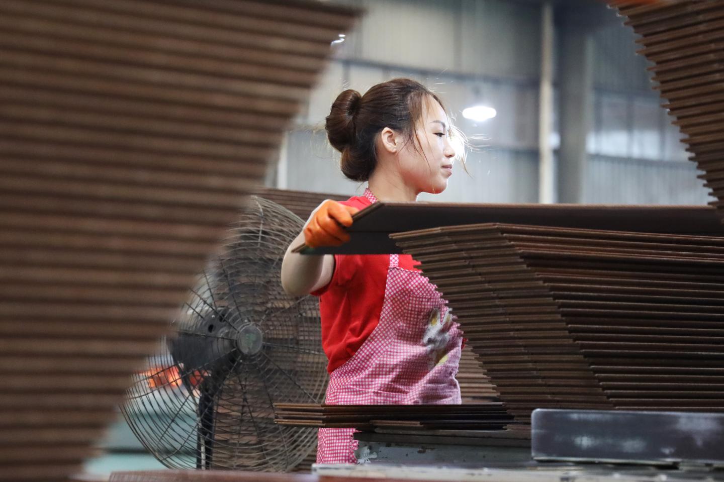 The global stocks rally takes a breather even as China and Goldman Sachs score big beats