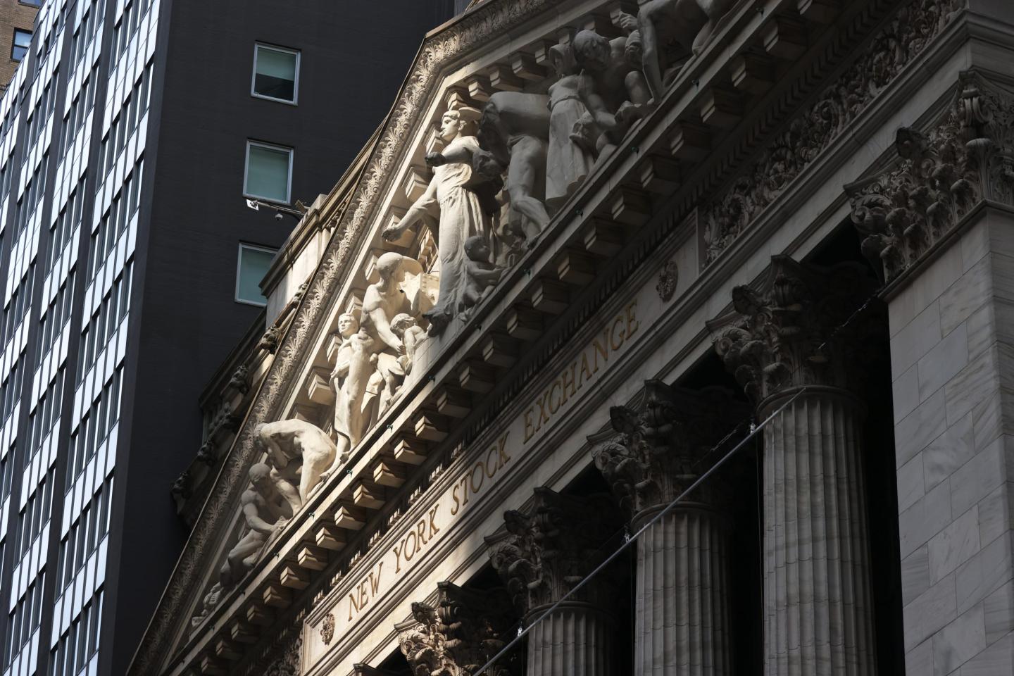 Markets end the week on a bearish note as gold breaks $1,900