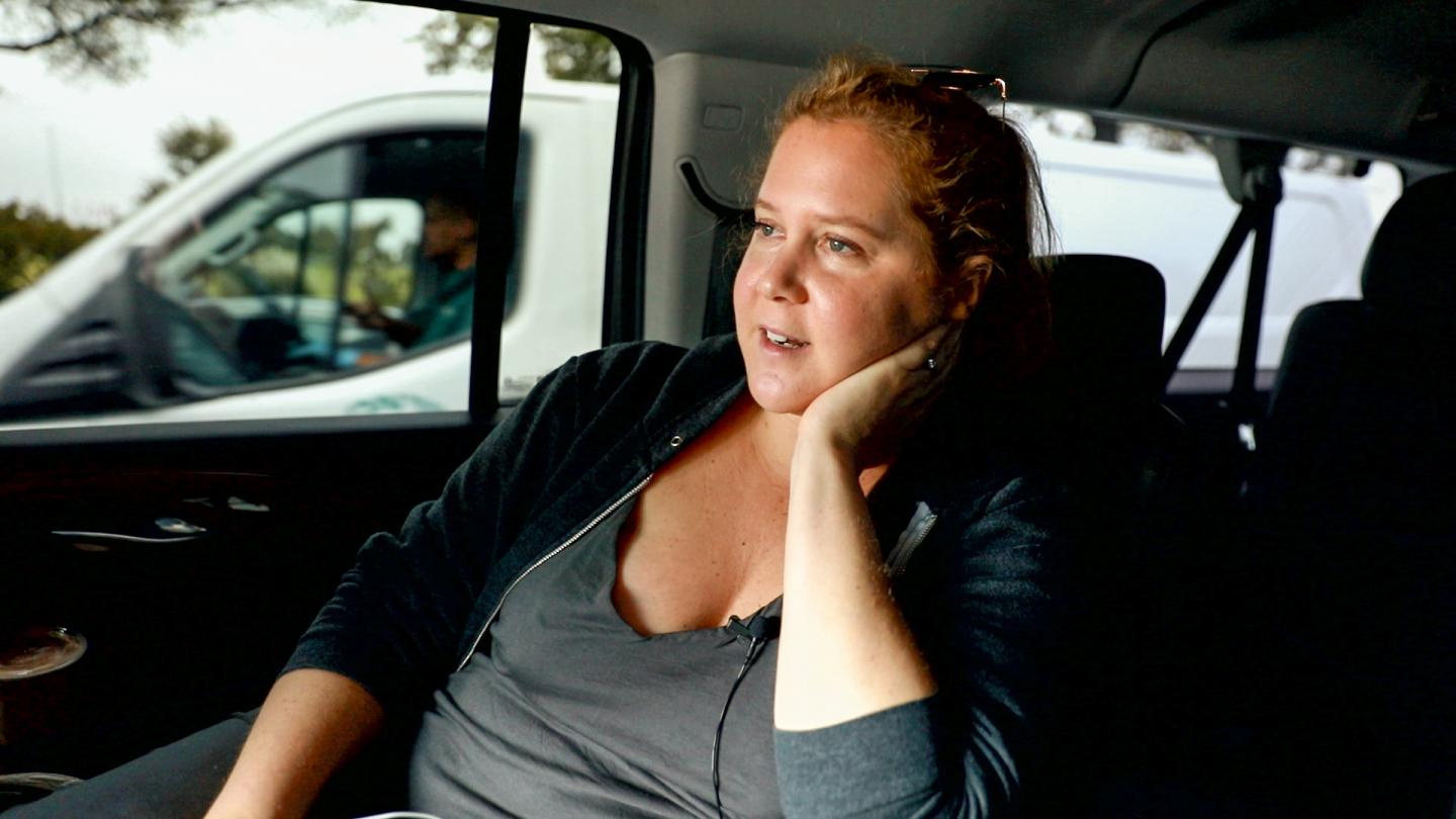 Amy Schumer’s ‘Expecting Amy’ displays pregnancy alongside ambition