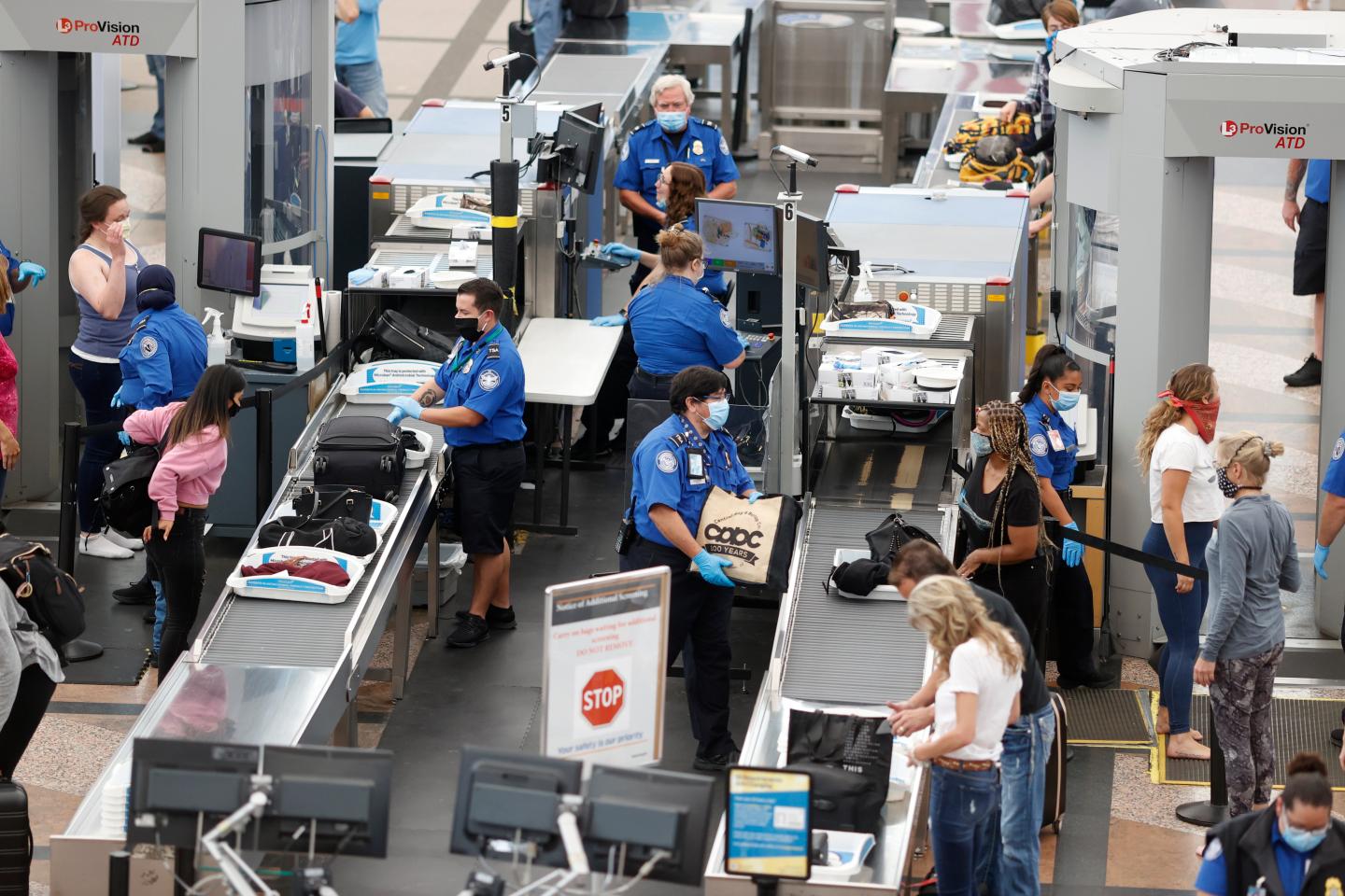 Travelers left nearly a million dollars at airport checkpoints last year