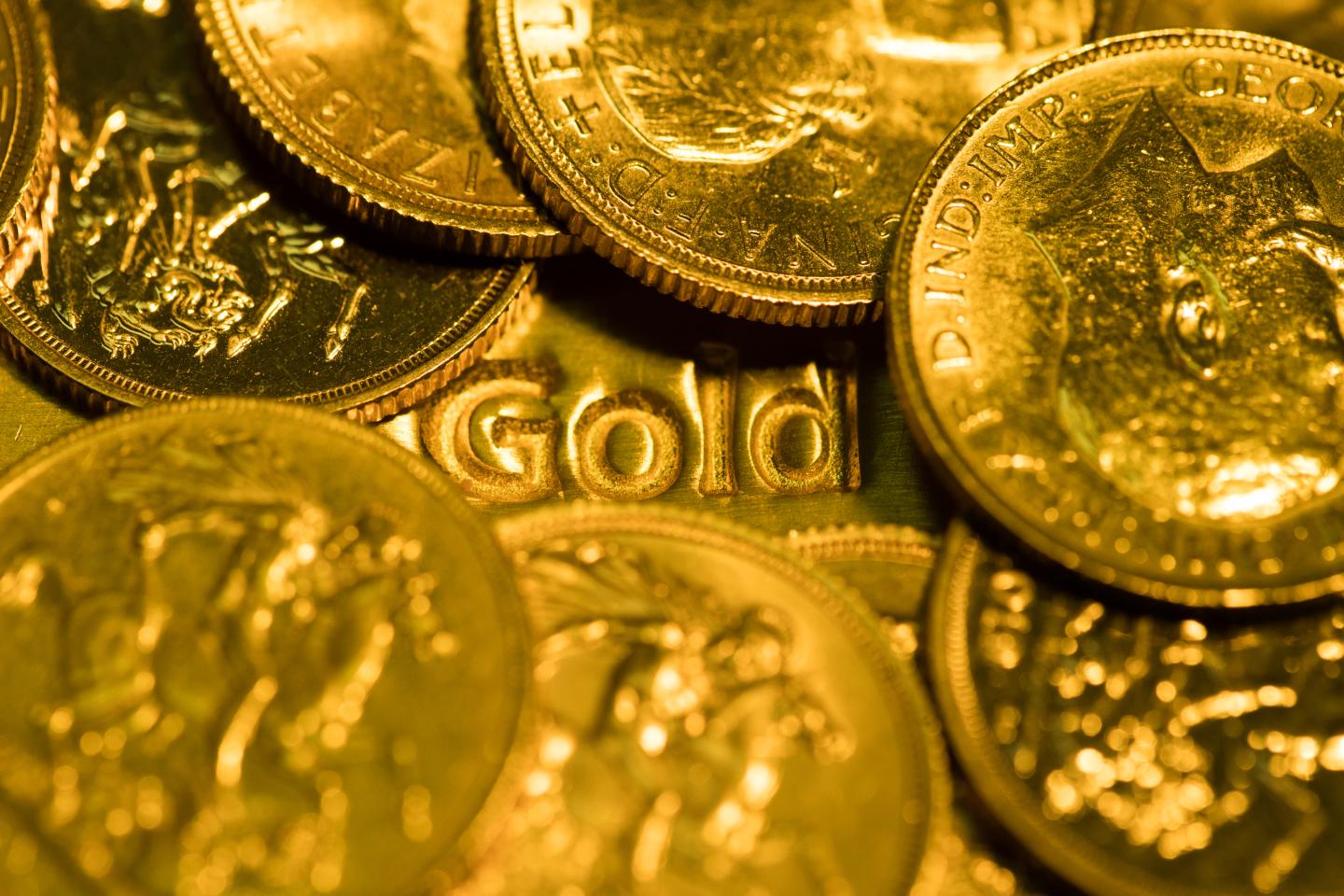 Gold takes a battering, but investors aren’t losing faith