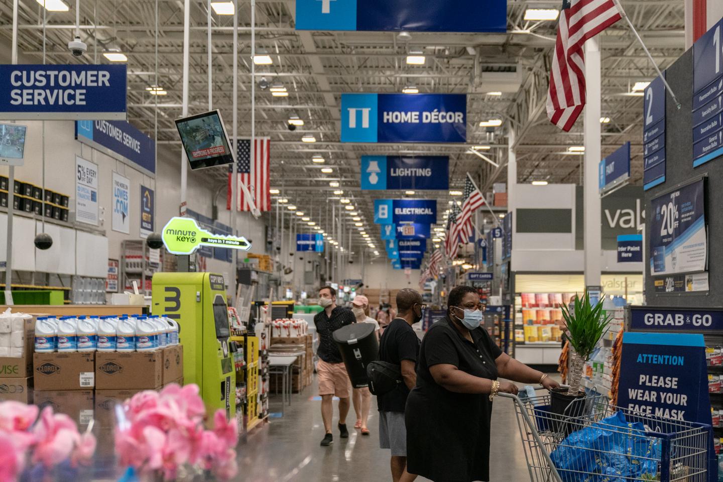 How Lowe’s CEO is overhauling its e-commerce to capitalize on the home projects boom
