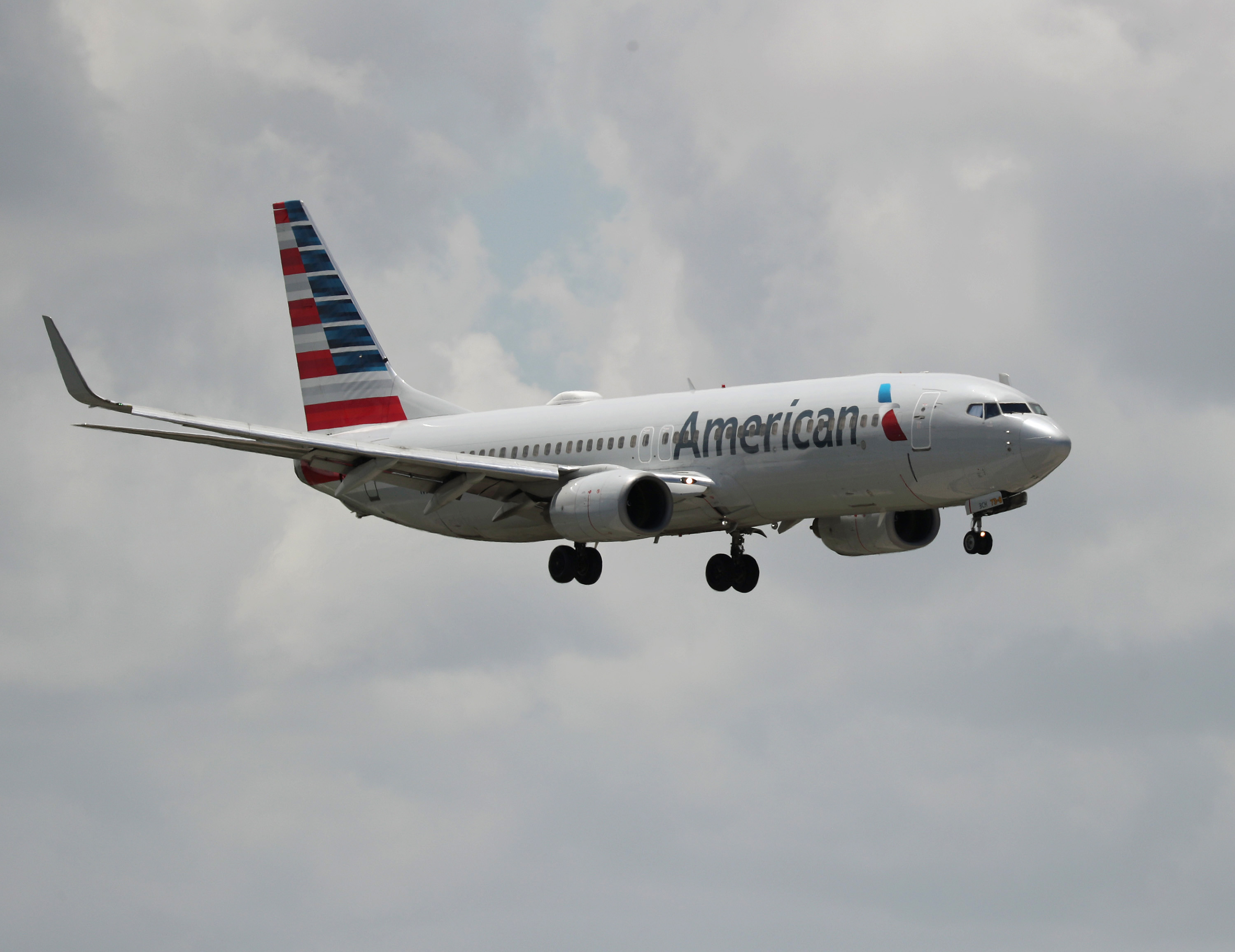 An American Airlines plane prepares to land at the Fort Lauderdale-Hollywood International Airport on July 16, 2020 in Fort Lauderdale, Florida. JetBlue Airways and American Airlines Group announced they will be creating an alliance between the two companies. (Photo by Joe Raedle/Getty Images)