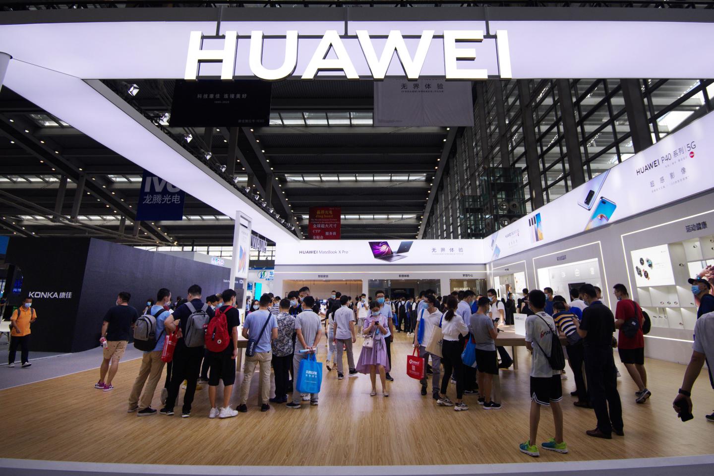 U.S. puts new curbs on access by China’s Huawei to U.S. technology