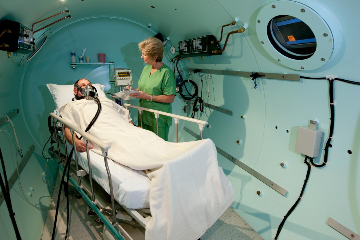 How HBO—the treatment, not the TV network—could help doctors fight COVID-19