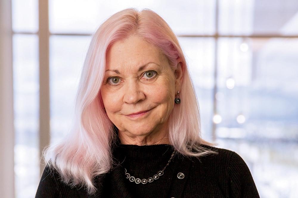 Therese-Tucker-Head Shot