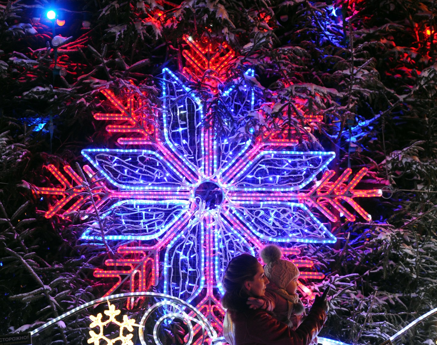 Snowflake’s shares soar 112% after IPO