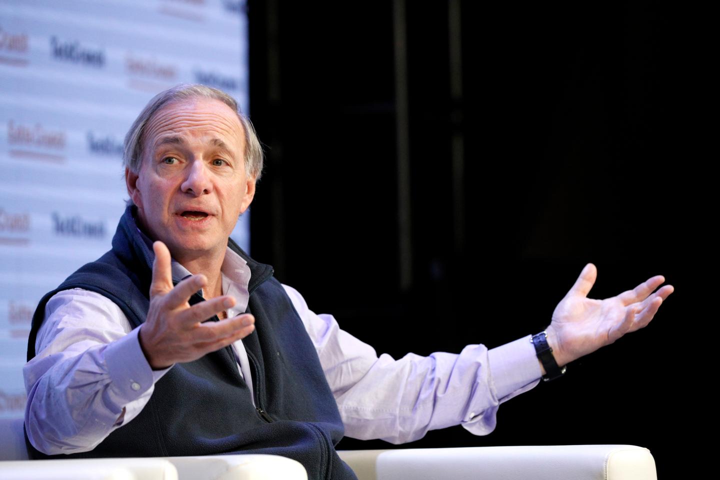 The losses continue to pile up for hedge fund king Ray Dalio