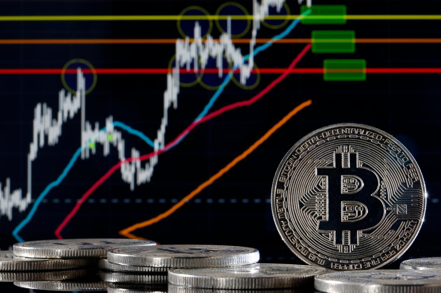 Feds’ ‘stablecoin’ letter may boost crypto ambitions of Facebook, Square