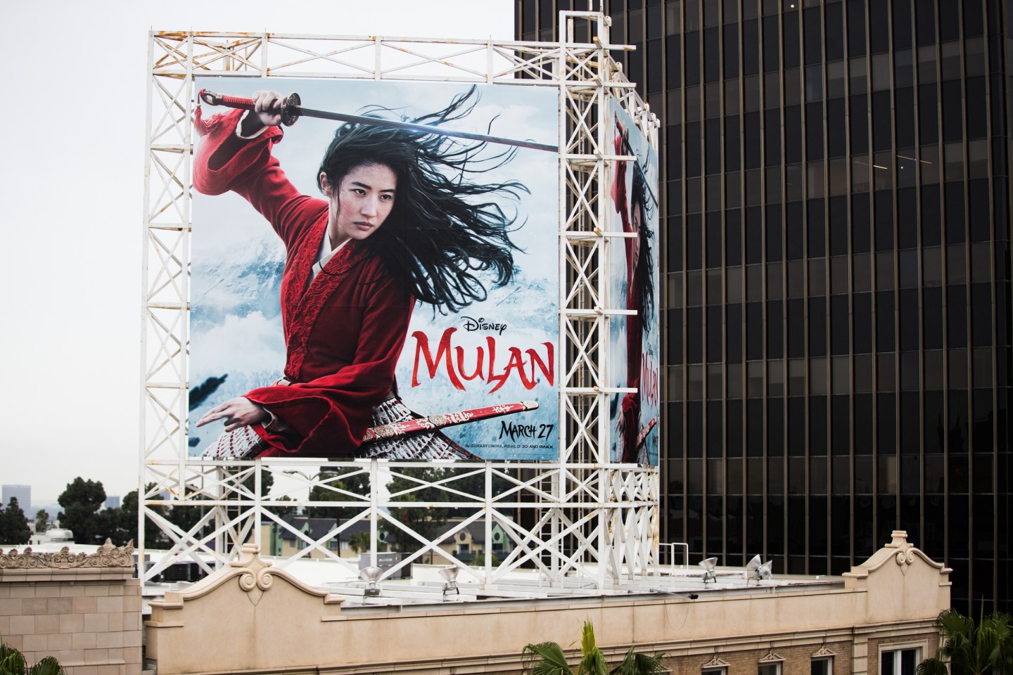 Hollywood Sees Dip In Tourism As Coronavirus Spreads