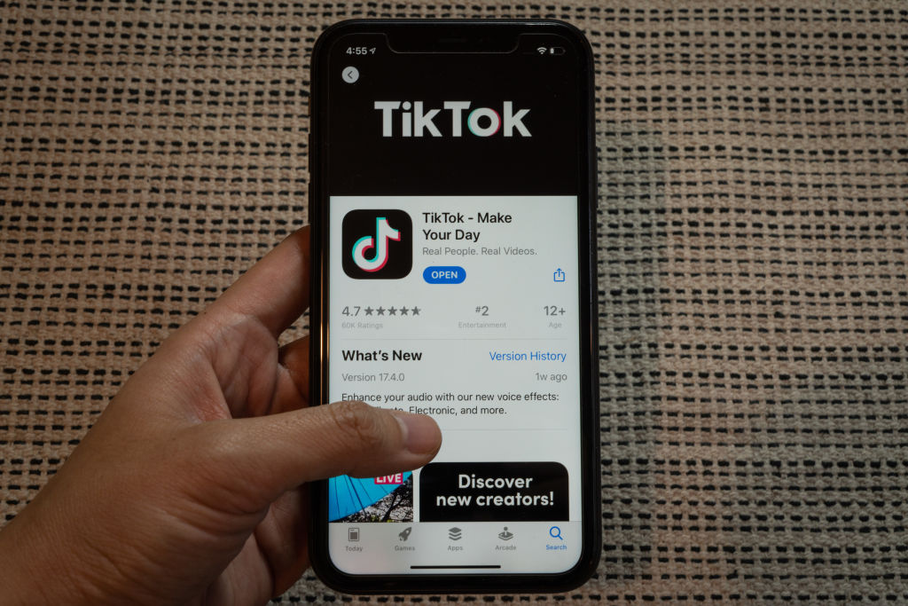 Trump Insists on Compensation for U.S. in Any TikTok Sale