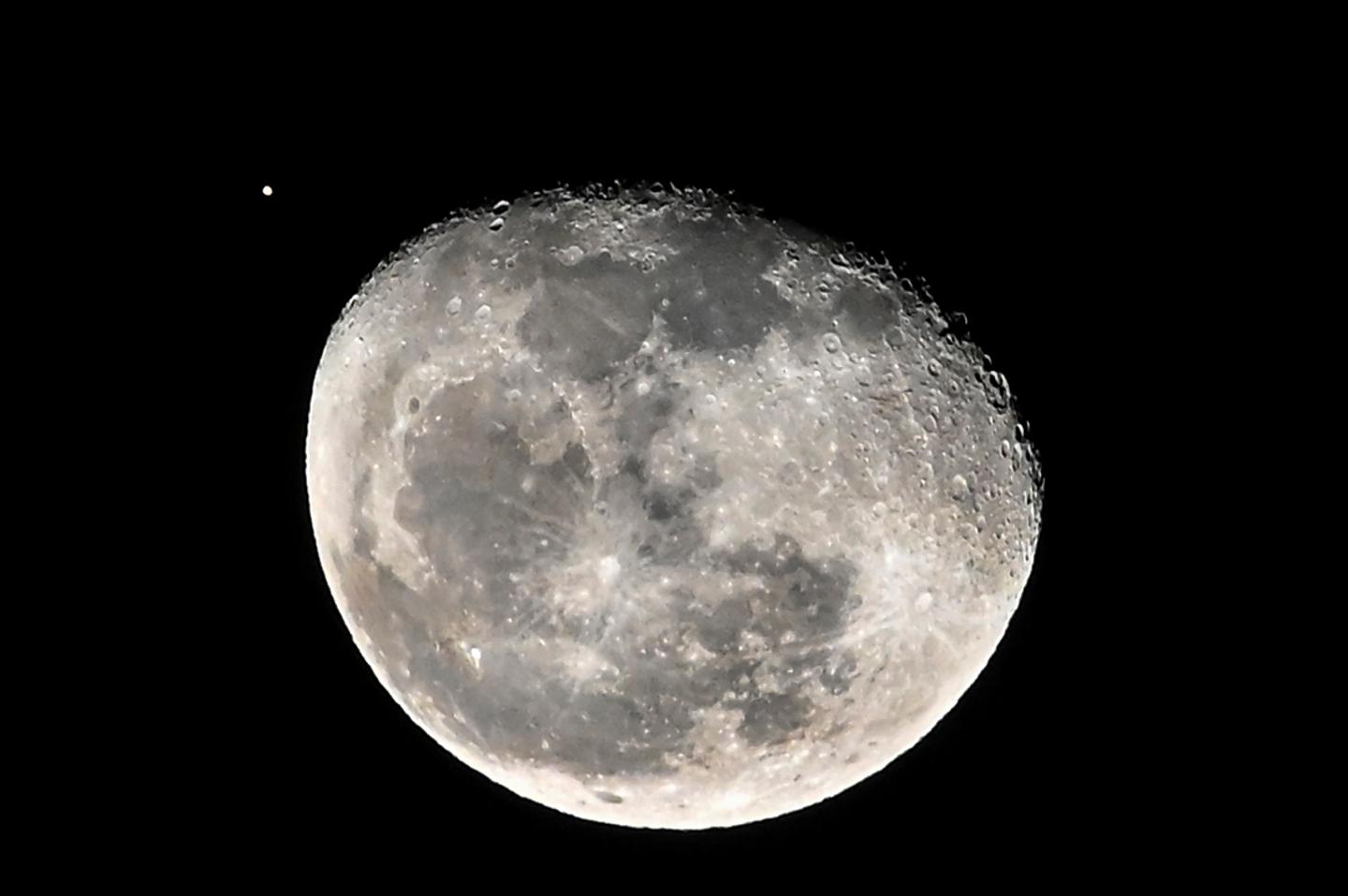 NASA wants to buy moon rocks from anyone who can fund their own space trip