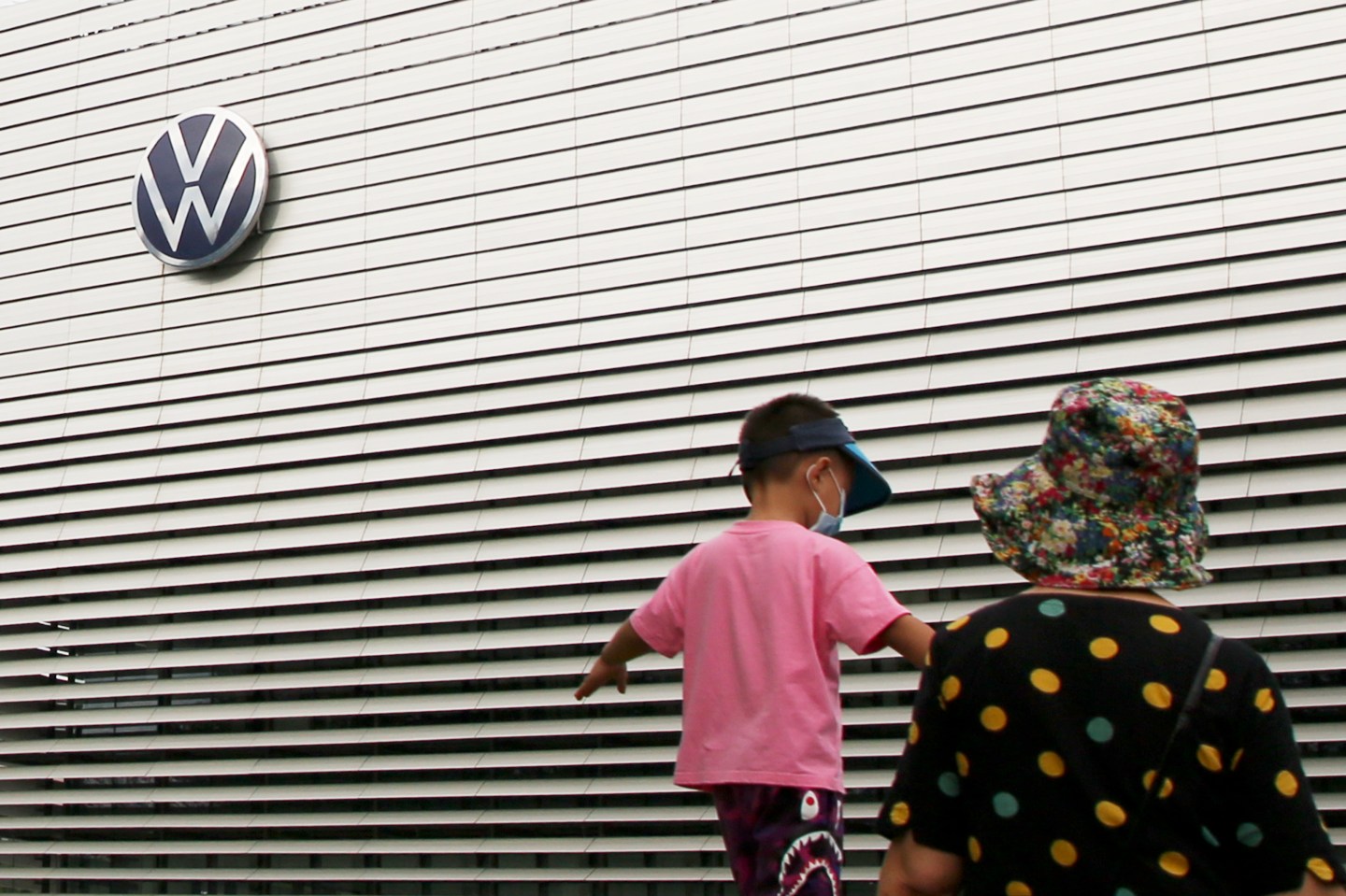 Volkswagen to tie top executives’ bonuses with hitting ESG targets
