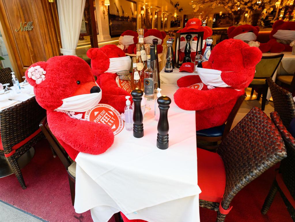 Here’s how indoor dining will reopen in New York City