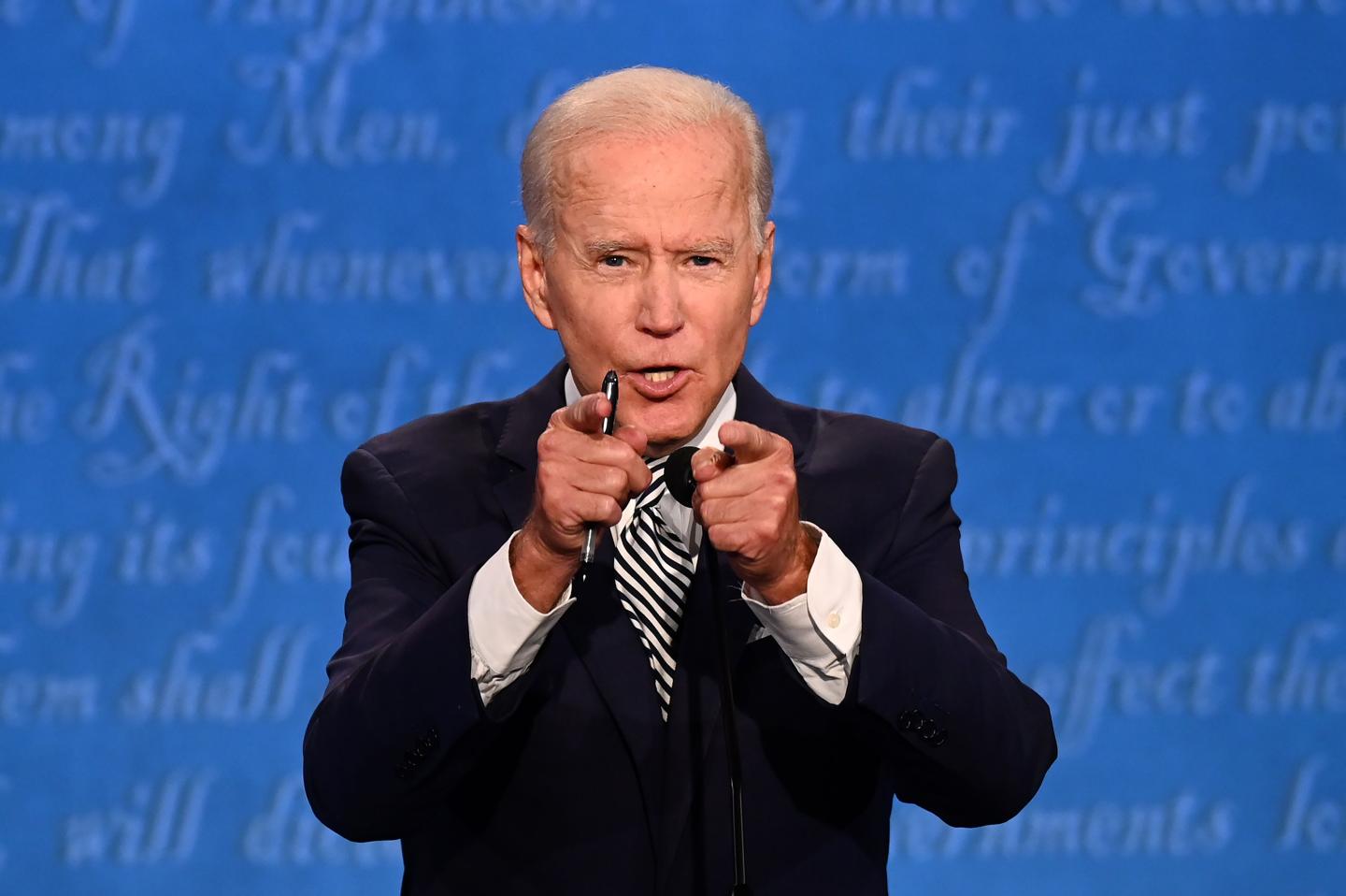 As Biden’s election odds improve, the Russian ruble sinks