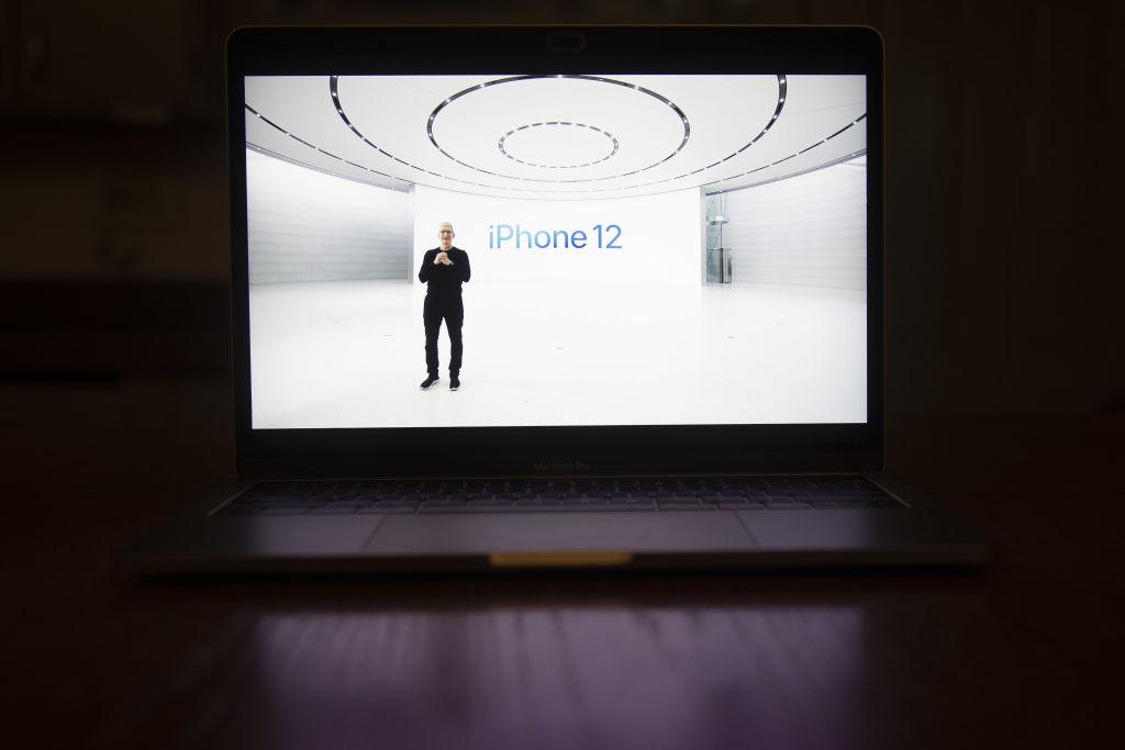 Apple’s 5G iPhone debut didn’t go as planned in the world’s biggest 5G market