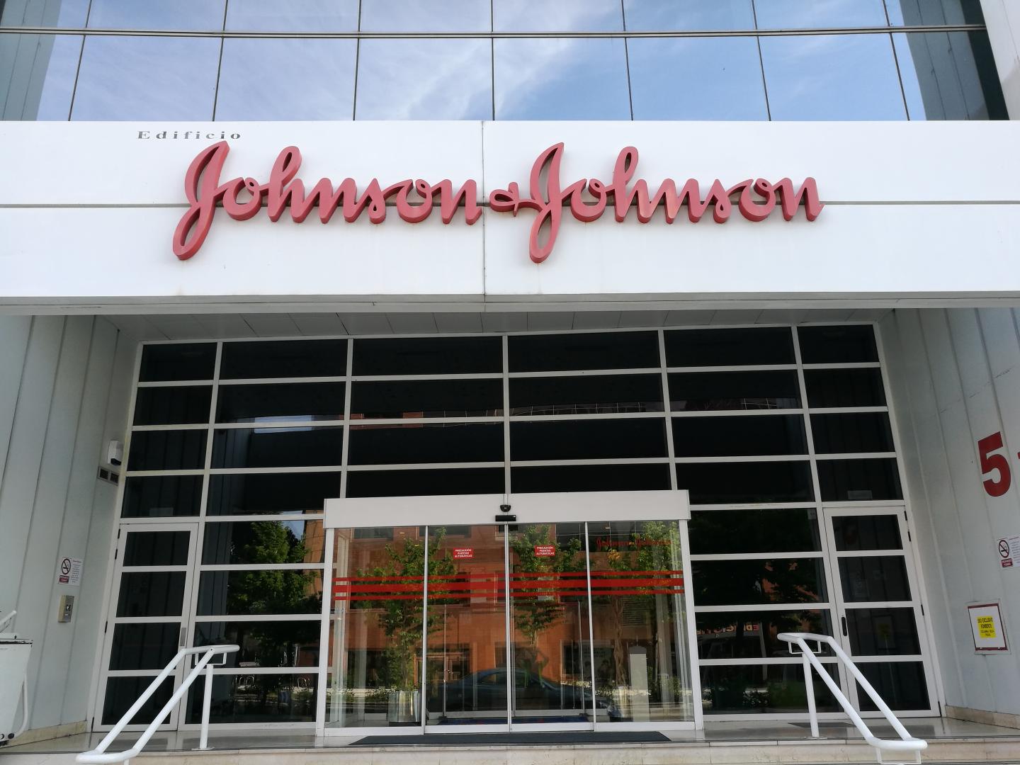 J&J pauses COVID-19 vaccine trial after participant falls ill