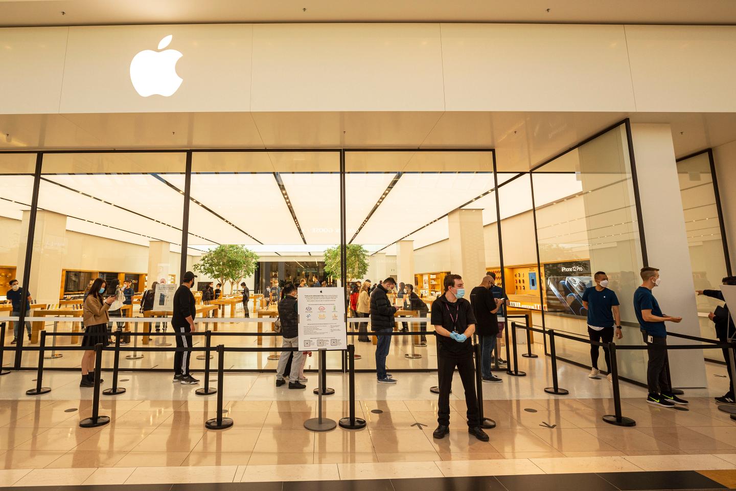 Delayed iPhone 12 sales could be a drag on Apple’s quarterly report