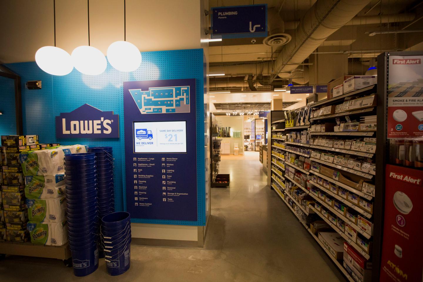 How Lowe’s plans to finally become a holiday season player