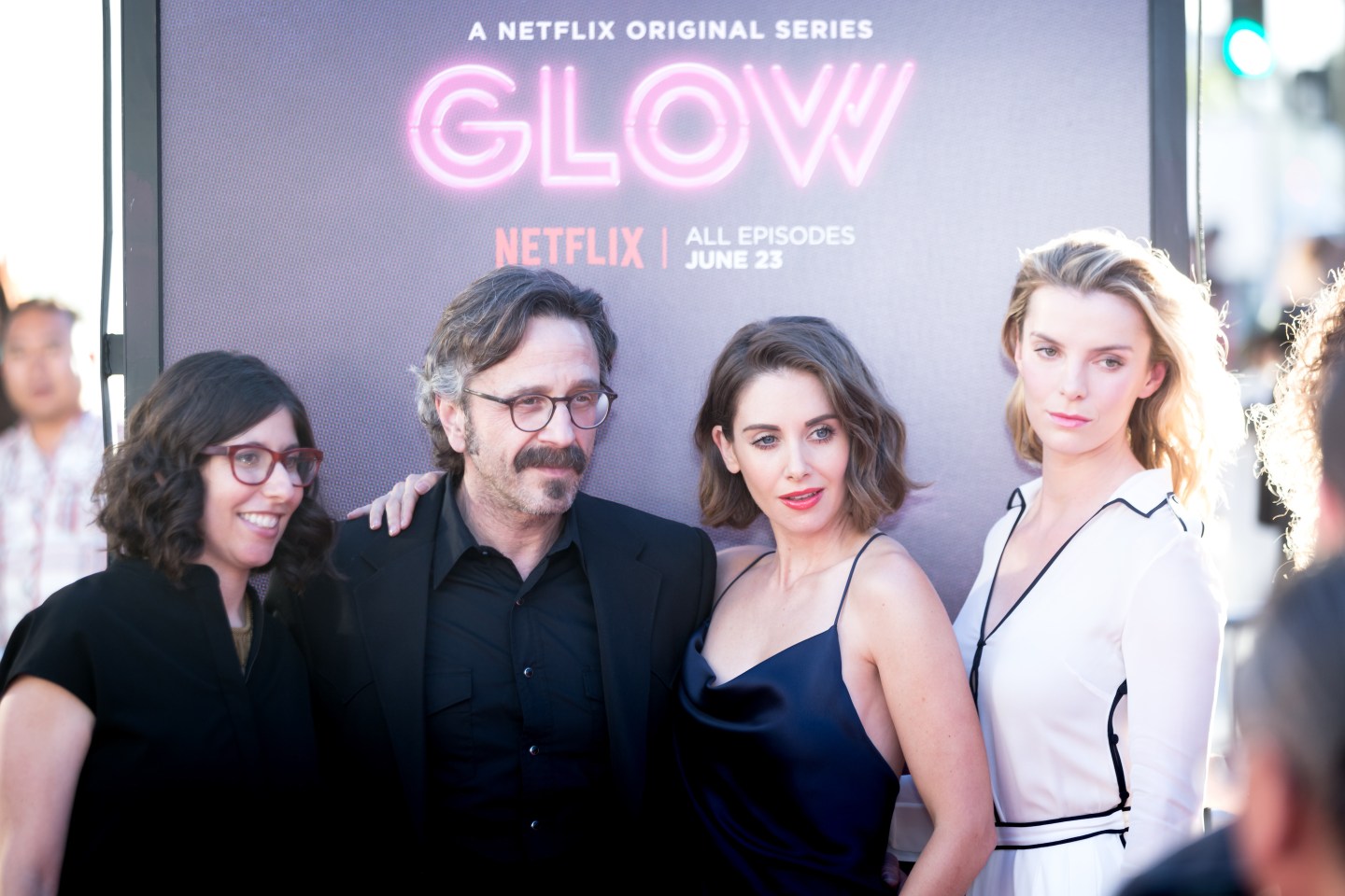 cast of netflix series glow