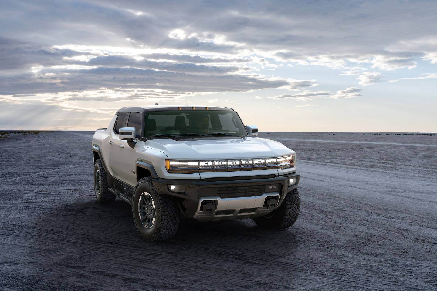 HUMMER-EV-2022-GMC-HUMMER-EV-030